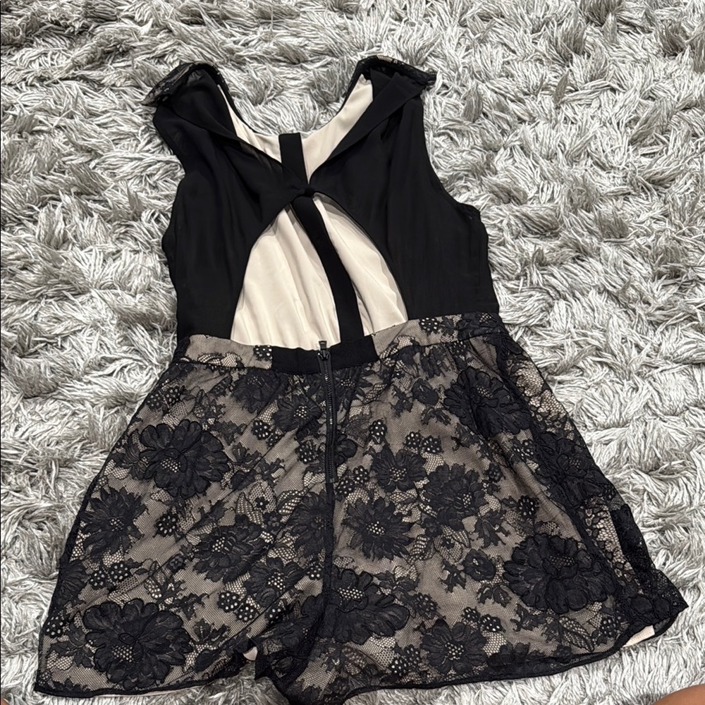 Alice + Olivia Black and Cream Lace Romper - Picture 2 of 3